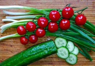 Masanın üzerinde sebze