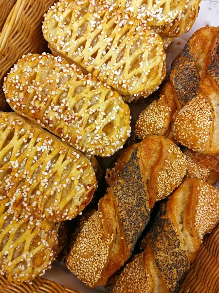 Brötchen Auf Dem Tisch — Stockfoto