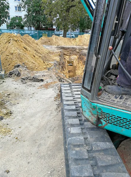 在阳光明媚的日子在建筑工地 — 图库照片