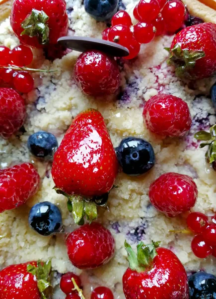 Kuchen Mit Frischen Beeren — Stockfoto