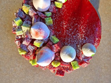 Masada çok lezzetli bir pasta var.