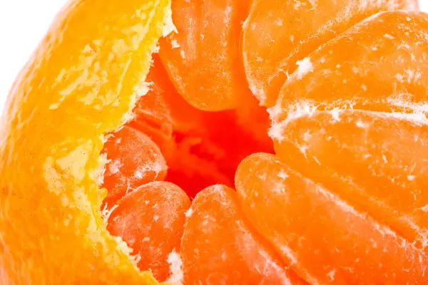 Halb Geschälte Mandarine Nahaufnahme Auf Weißem Hintergrund Mandarine Mit Schale — Stockfoto