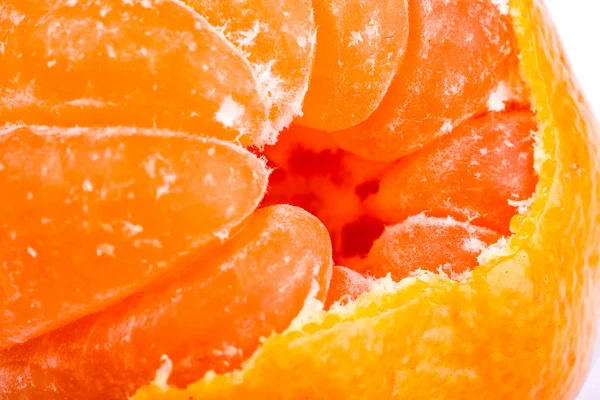 Halb Geschälte Mandarine Nahaufnahme Auf Weißem Hintergrund Mandarine Mit Schale — Stockfoto