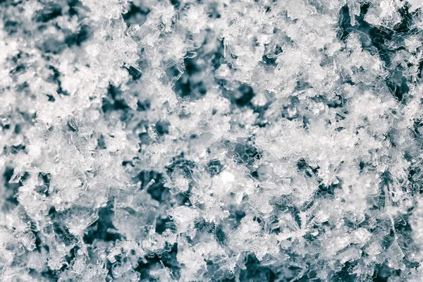 Texture Des Cristaux Glace Sur Fond Sombre Gros Plan — Photo