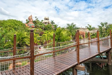Siam Park, Tenerife - 22 Şubat 2018: Siam parkta Asya mimari tarz