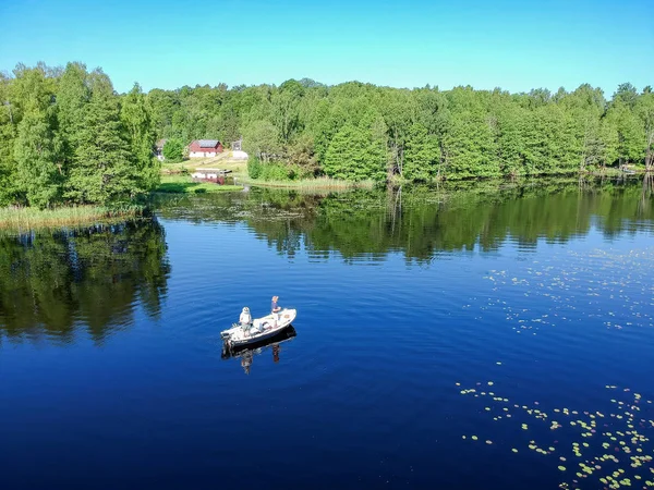 Lago Panorama Con Chicos Pesca —  Fotos de Stock