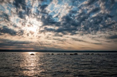 Tekneden deniz günbatımı manzara