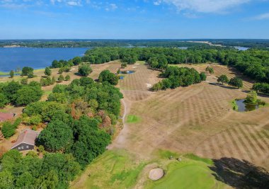 İsveç'te yaz kuru golf alanı