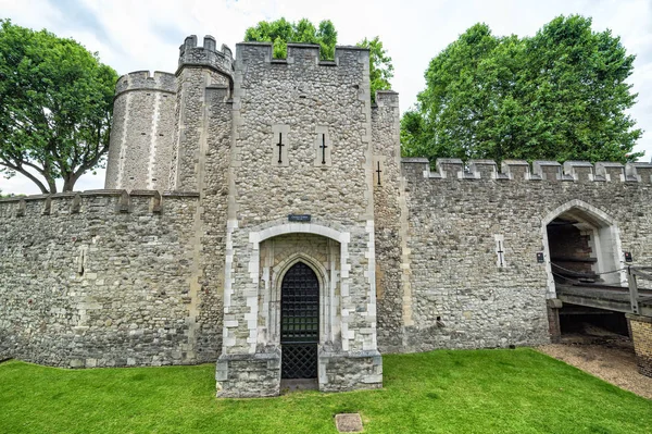 มมองของสถาป ตยกรรมในย คกลางปราสาท Windsor — ภาพถ่ายสต็อก