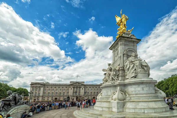 London Storbritannien Juli 2016 Sommaren Panorama Buckingham Palace Square Med — Stockfoto