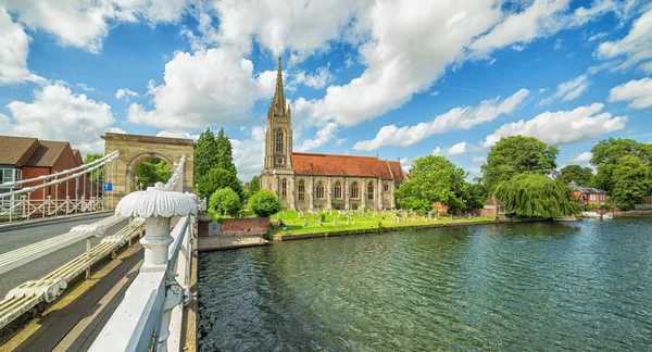 Marlow Storbritannien Juli 2016 Sommarlandskap Från Marlow Bridge Themsen Och — Stockfoto