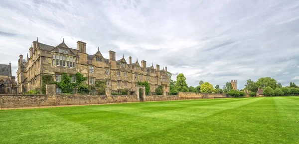 Merton College Bewolkt Zomer Landschap — Stockfoto