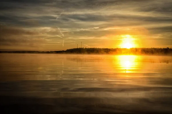 Sueco Lago Nascer Sol Com Reflexão Água — Fotografia de Stock