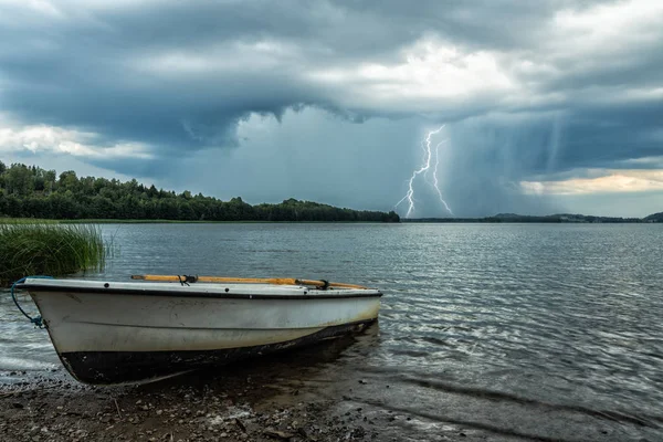 Dramatic Lake Panorama Passing Storm Clouds — Stock Photo, Image