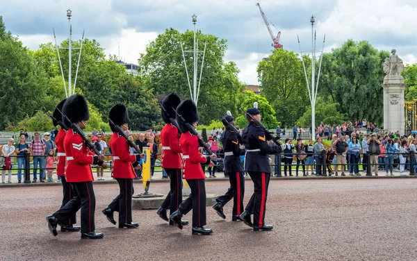 Londra Regno Unito Luglio 2016 Soldato Orchestra Cambio Guardia Buckingham — Foto Stock