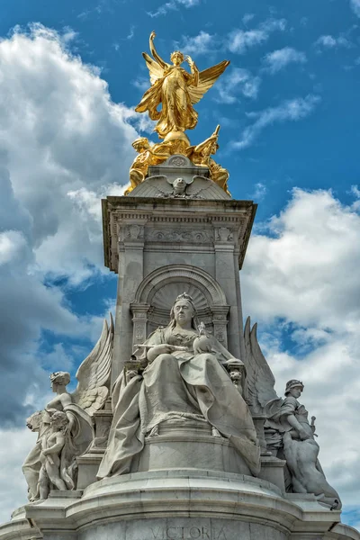 Vista Del Monumento Reina Victoria Frente Palacio Buckingham —  Fotos de Stock