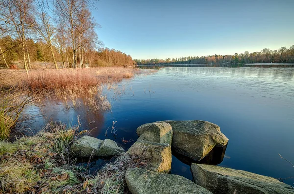 Шведське Озеро Гру Ранковому Світлі — стокове фото