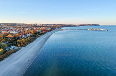 Sopot şehir ve deniz kıyısı havadan görünümü 