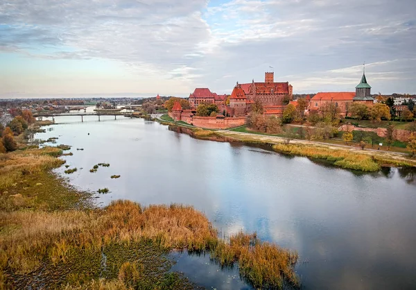 Flygfoto Över Malbork Castle Och Stadens Arkitektur Höstsäsongen — Stockfoto