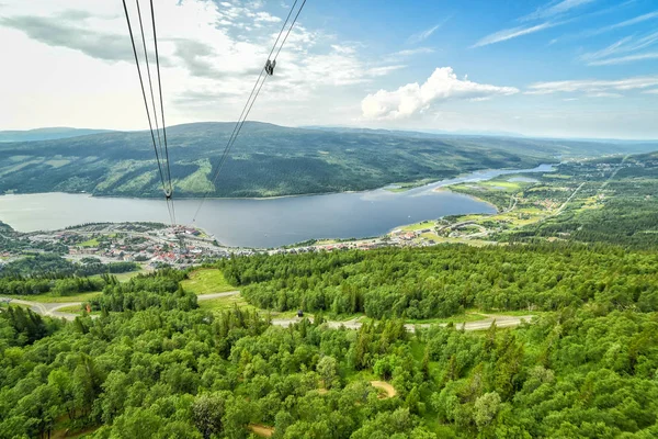 スウェーデンの山に行く途中 — ストック写真