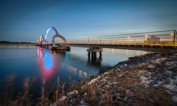 Puente Peatonal Solvesborg Con Luminiscencia Rosa Suecia — Foto de Stock