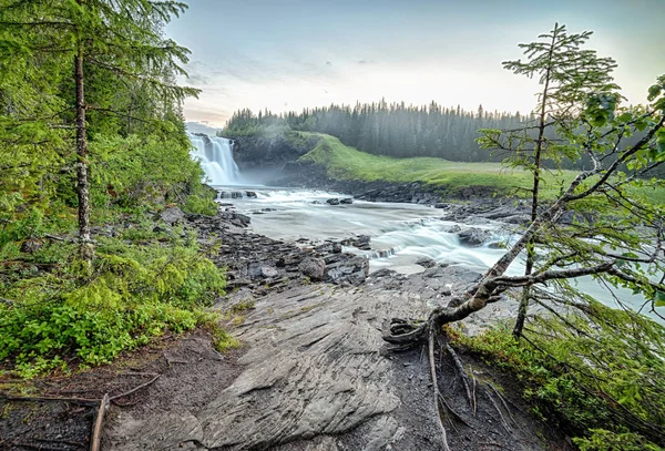 Naturalny Wodospad Tannforsen Wieczorem — Zdjęcie stockowe