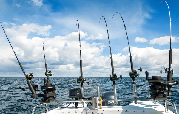海上钓鱼拖曳的风景 — 图库照片