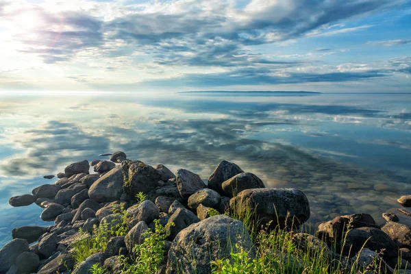 Sveç Yaz Gölü Üzerinde Güzel Gündoğumu — Stok fotoğraf