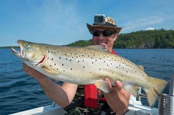 Pesca Truta Lago Suécia — Fotografia de Stock