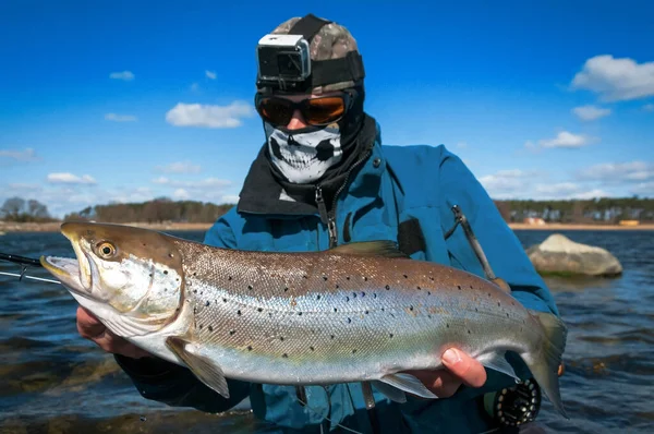 Aprile Pesca Alla Trota Mare Sulla Costa Svedese — Foto Stock