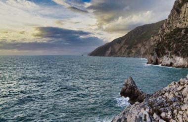 La spezia yakınlarındaki Portovenere 'deki sahil şeridi.
