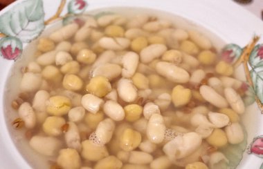 mesciua evimde denilen tipik Ligurya çorbası