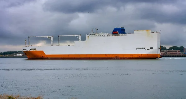 Großes Rorro Schiff Läuft Rotterdam Kanal Ein — Stockfoto
