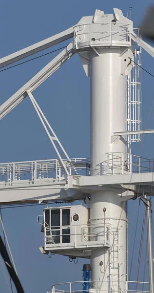 White Vertical Crane Marble Quarry Marina Carrara Harbour Italy — Stock Photo, Image