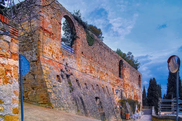 ヴァル オルシアの中世の村 ピエンツァの素晴らしい眺め — ストック写真