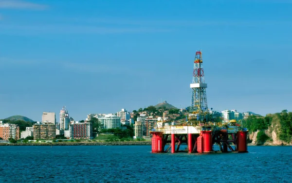 Drilling platform in guanabara bay in rio de janeiro — Stock Photo, Image