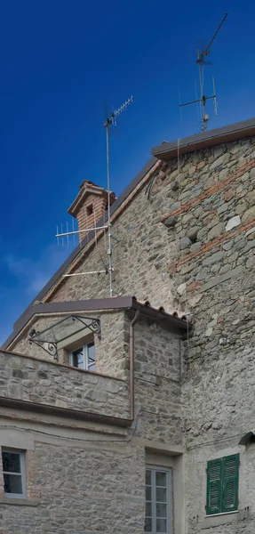 Virgoletta un pequeño pueblo medieval cerca de aulla en lunigiana — Foto de Stock