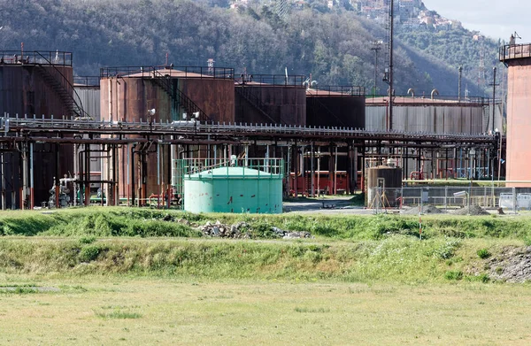 Chemiefabrik in la speiza — Stockfoto