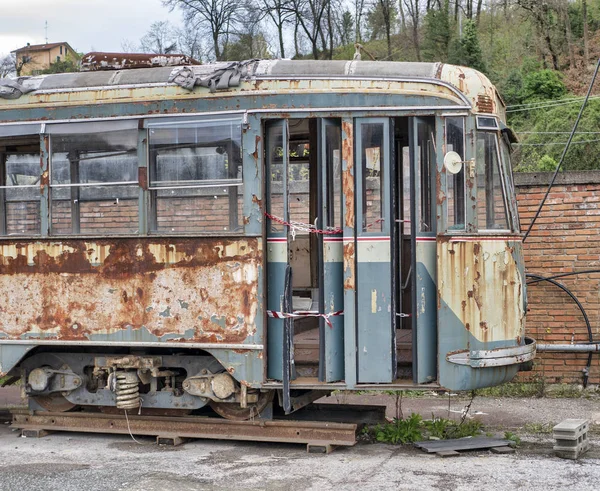 Détail de vieux tramway rouillé — Photo