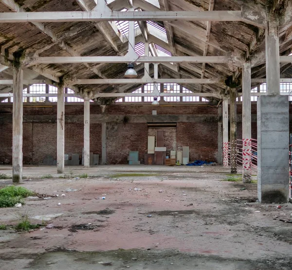 Terk edilmiş endüstriyel fabrika — Stok fotoğraf