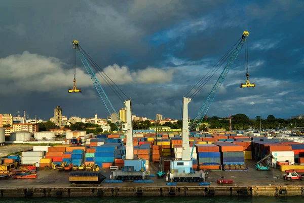 Bonita vista del puerto de conakry en Guinea — Foto de Stock