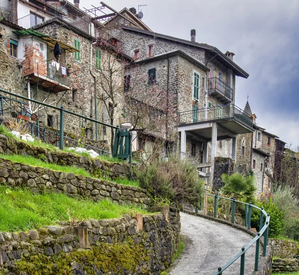 Virgoletta a a little medieval village near aulla in lunigiana — стоковое фото