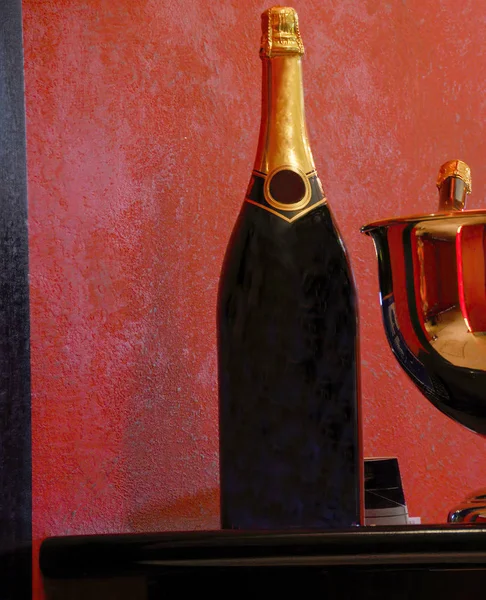 Деталь бутылки шампанского в моем доме — стоковое фото