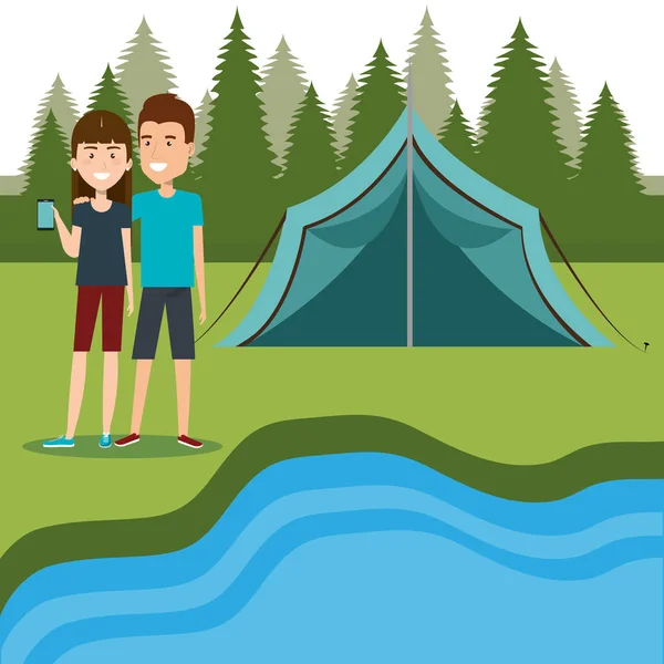 Coppia con smartphone nella zona camping — Vettoriale Stock