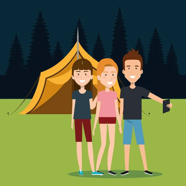 Amigos con smartphones en la zona de camping — Vector de stock