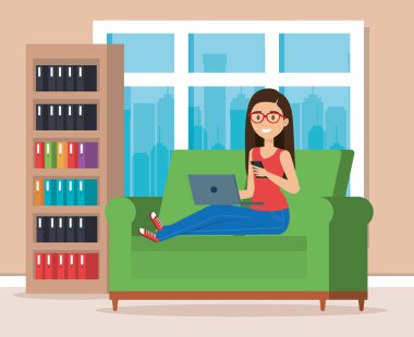 Kütüphane sahne içinde laptop kadınla