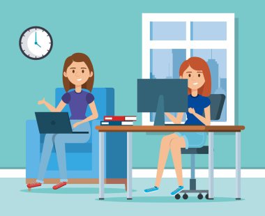 İşyeri sahnesinde genç kadın