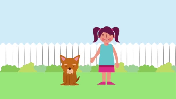 Chica feliz con su perro en el jardín — Vídeos de Stock