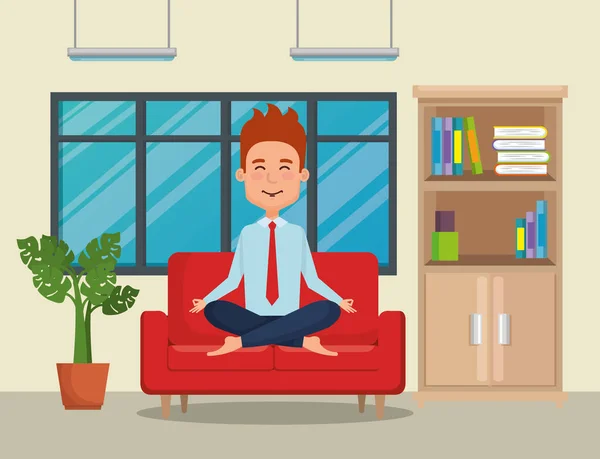 Affärsman som utövar yoga i soffan — Stock vektor