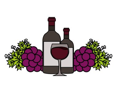 şarap şişeleri cam bardak ve üzüm